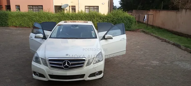 Mercedes-Benz E350 Base 2010 Nyeupe Sedan - 1