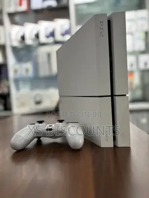 Sony PS4 Standard Console Iliyotumika (Ex-UK)