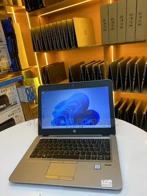 Laptop HP EliteBook 820 G3 - Intel Core i5, 8GB RAM, 256GB SSD
