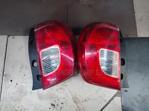 Nissan March 2012 Back Lamp (Iliyo tumika)