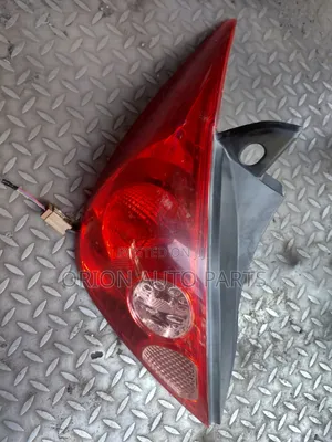 Nissan Tiida 2006 Taillights (Zilizotumika)