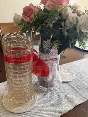 Seti ya Vazi la Maua na Maua Bandia (Iliyotumika)