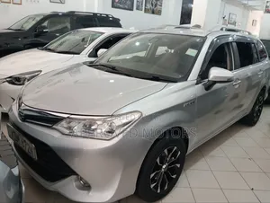 Toyota Corolla Fielder 2015 Nyeupe