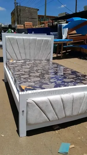 4x6 Cream White Mocket Bed