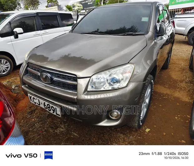 Toyota RAV4 2.5 SUV 2011 Grey - 1