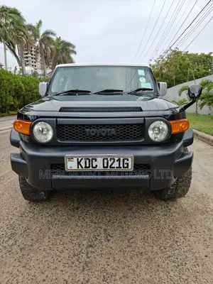 Toyota FJ Cruiser 2013 Nyeusi Matt
