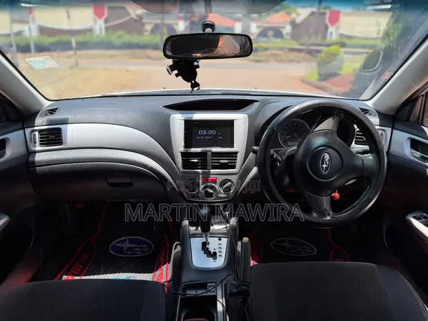 Subaru Impreza 2010 Silver - 1