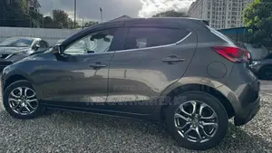 Mazda Demio 2019 Kahawia