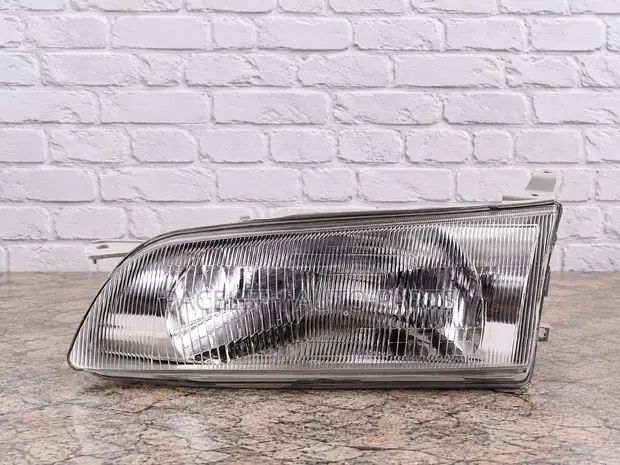 Headlight for Toyota Sprinter AE110 (1996-1997) - 1