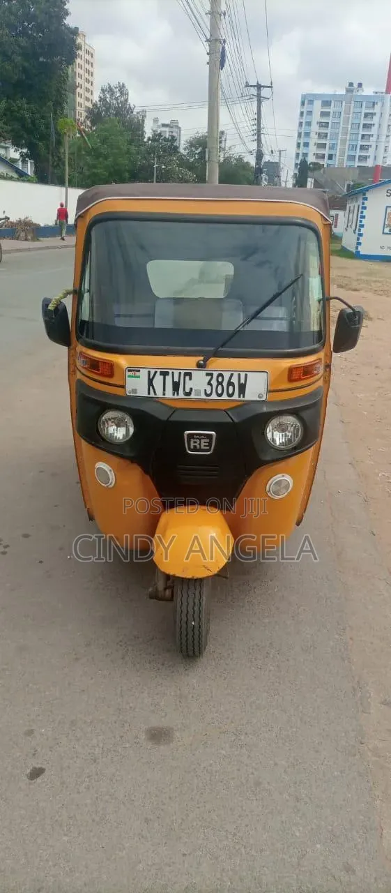 Bajaj RE 2024 Njano - 1