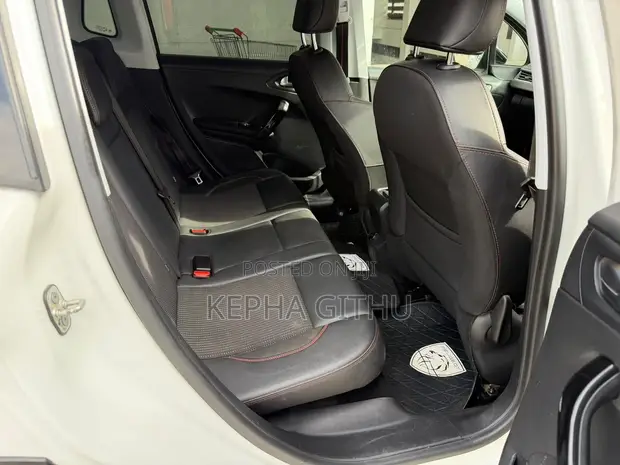 Peugeot 2008 1.2 PureTech (130 Hp) 2017 SUV - 1
