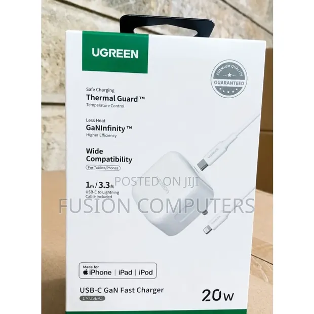 UGREEN CD137 20W USB-C Fast Charger with USB-C to Lightning Cable - 1