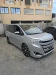 Toyota Noah 2019 Nyeupe - 2