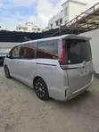 Toyota Noah 2019 Nyeupe - 5