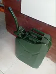 Jerrycan ya Chuma ya Mafuta na Mrija - 3