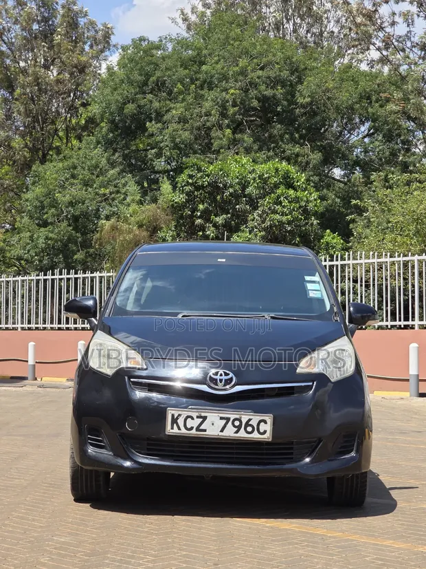 Toyota Ractis 2012 - 1