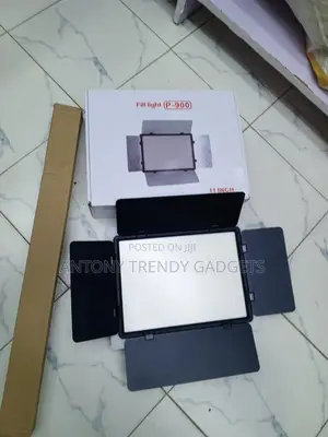 P-900 LED Video Light Panel na Remote & Barndoors