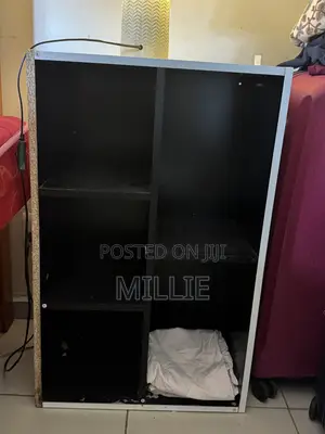 Used 3-Shelf Rectangular Unit
