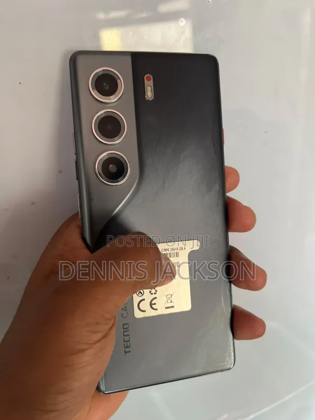 Tecno Camon 40 Pro 4G 256GB Kijivu - 1