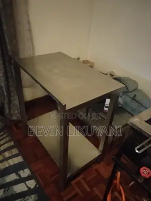 Meza ya Kazi ya Jikoni