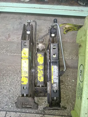 Mercedes-Benz / Volvo Original Jacks