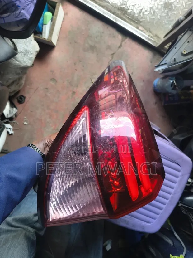 Honda Vezel Taillight ya Kushoto (Used, Japan) - 1