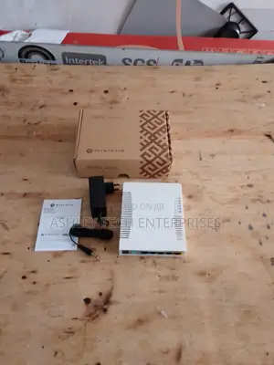 MikroTik RouterBOARD RB951 Router