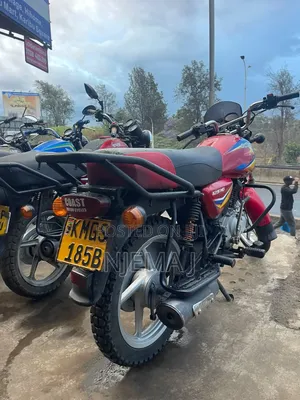 Bajaj Boxer 125 2025 Nyekundu