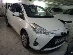 Toyota Vitz 2017 Nyeupe