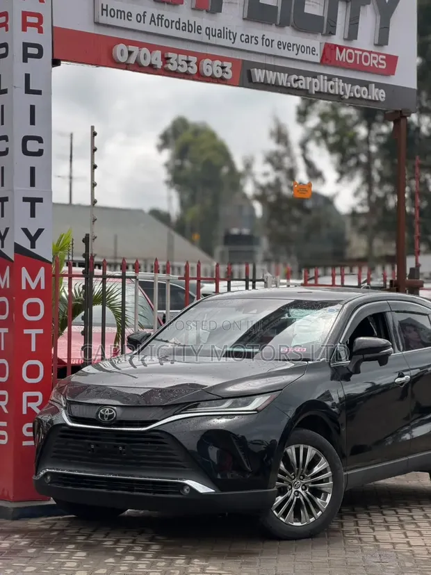2020 Toyota Harrier Black - 1