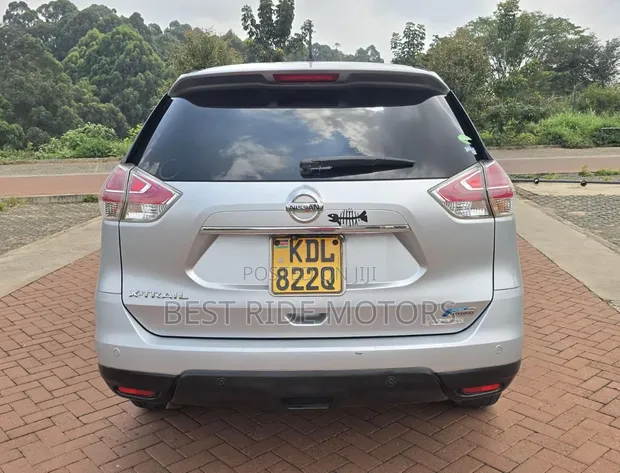 Nissan X-Trail 2.0 Hybrid FWD 2016 Silver - 1