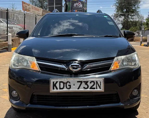 Toyota Corolla Fielder 1.5 Petrol FWD 2014 Black - 1