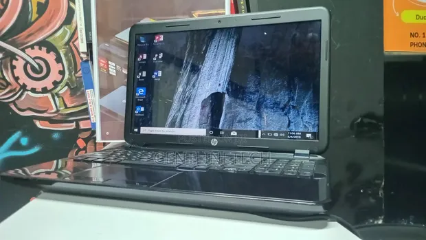 Laptop HP 250 G3 - Intel Core i3, 8GB RAM, 320GB HDD - 1