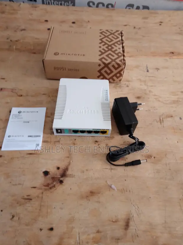 MikroTik RB951 RouterBOARD - Udhibiti wa Mtandao - 1