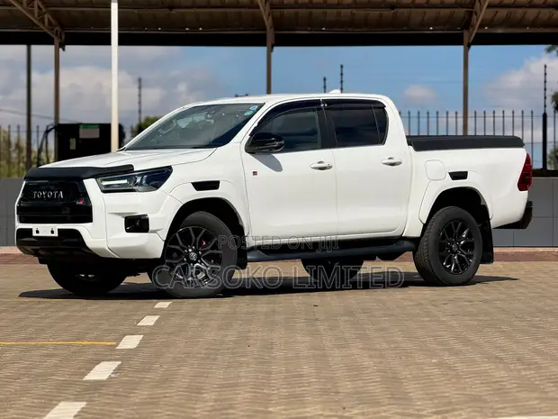 2022 Toyota Hilux 2.4 Turbo Diesel 4WD - 1