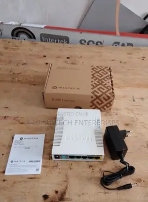 MikroTik RouterBOARD RB951 - Advanced RouterOS Networking