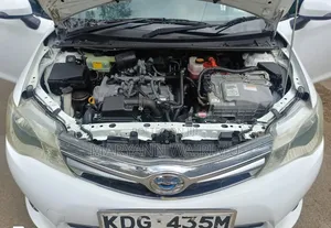 Toyota Corolla Fielder 1.5 Hybrid FWD 2014 - Nyeupe