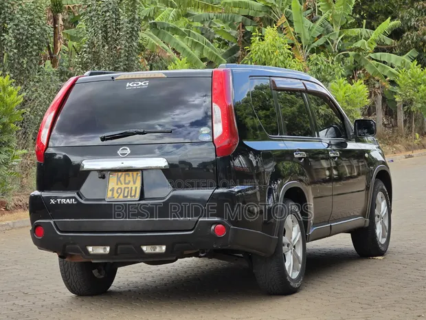 Nissan X-Trail 2.0 Petrol XE 2012 Black - 1
