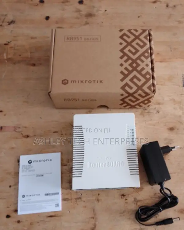 MikroTik RouterBOARD RB951 Router - 1