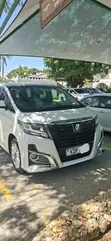 Toyota Alphard 2.5 Petrol AWD 2016 - 1