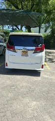 Toyota Alphard 2.5 Petrol AWD 2016 - 3