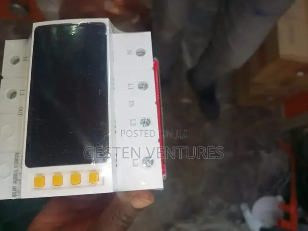 Kidhibiti Umeme cha Kiotomatiki cha Awamu na Ulinzi wa Voltage - 1