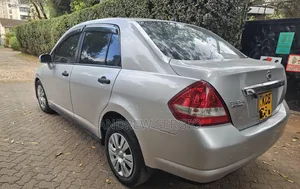 Nissan Tiida 2008 Silver