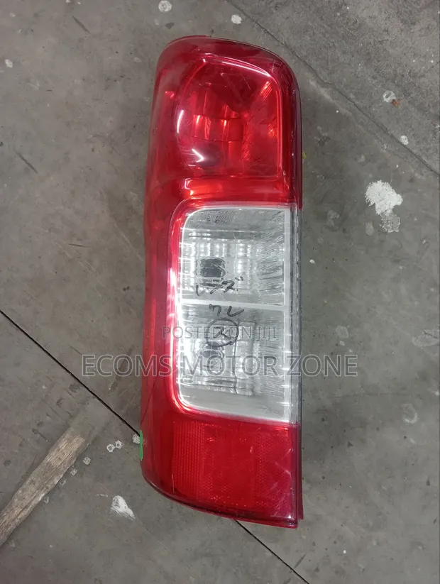 Nissan NV350 Backlight (Iliyo tumika) - 1