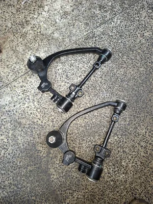 Toyota Hiace 7L Lower Control Arms - Brand New