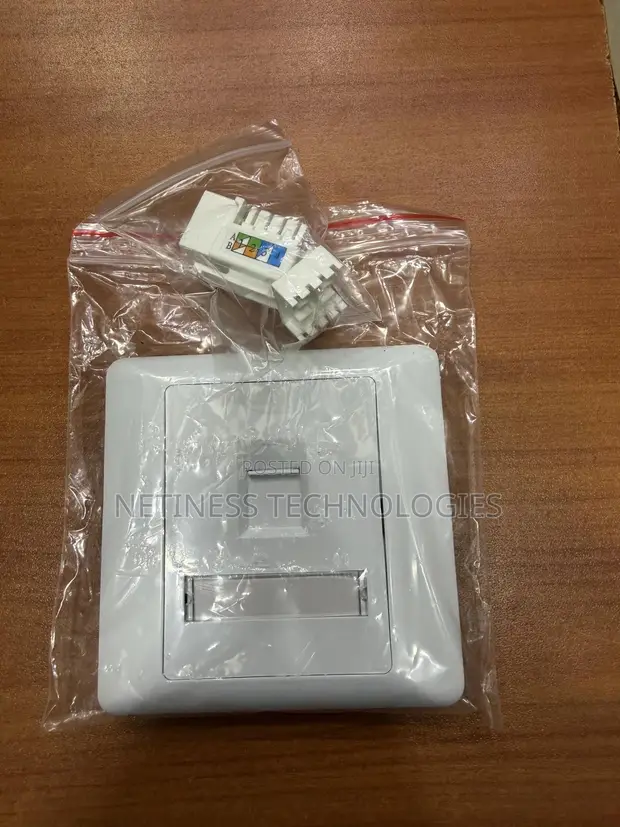 Network Faceplate Single Complete with Module - 1