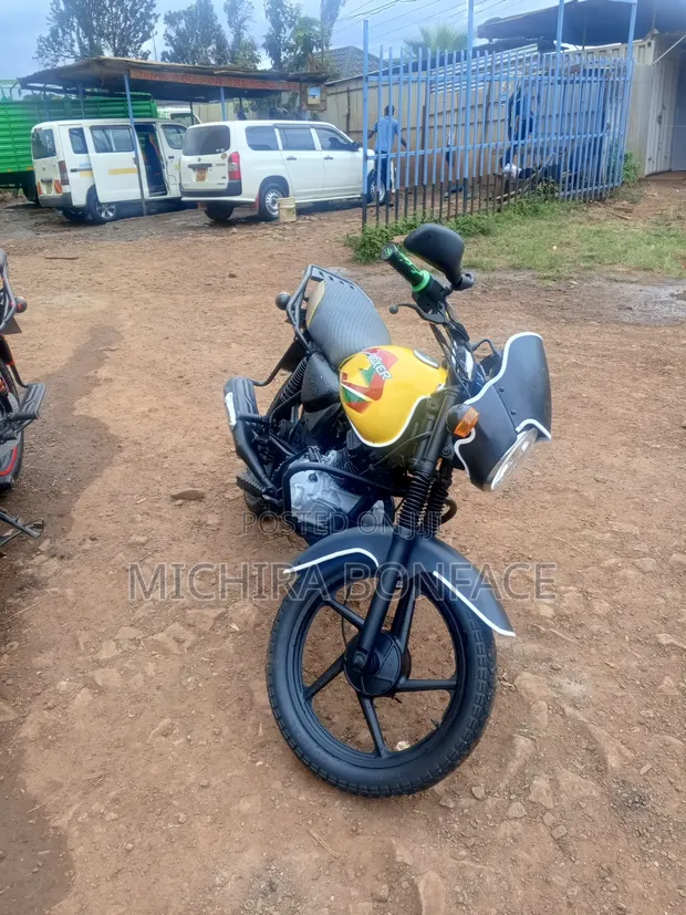 Bajaj Boxer 125 2023 - Njano - 1