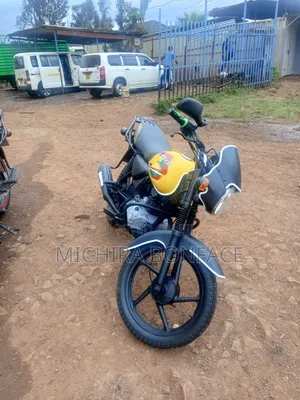 Bajaj Boxer 125 2023 - Yellow