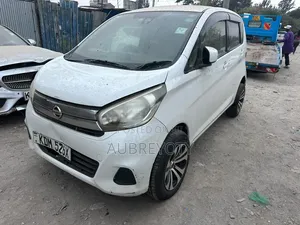 Nissan Dayz Roox 2017 White