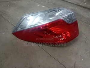 Honda Fit Shuttle 2015 Taa ya Nyuma (Iliyotumika)
